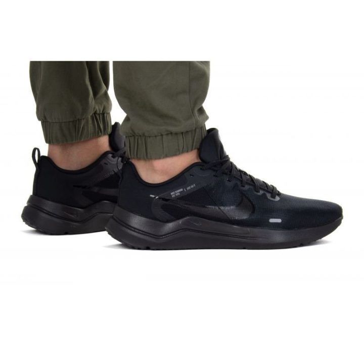 Vyriški žemo profilio sportbačiai Nike Downshifter 12, juodi
