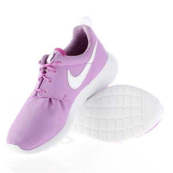 Moteriški sportbačiai Nike Rosherun, violetiniai
