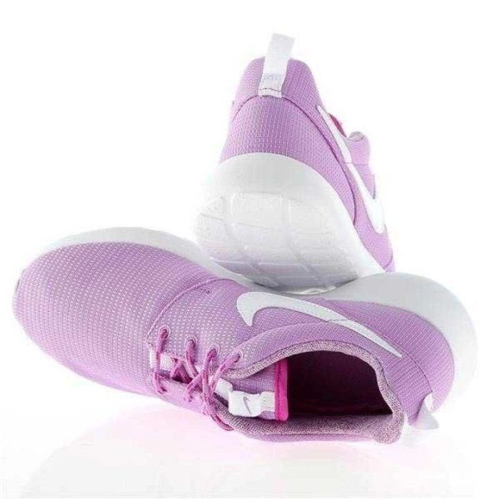Moteriški sportbačiai Nike Rosherun, violetiniai