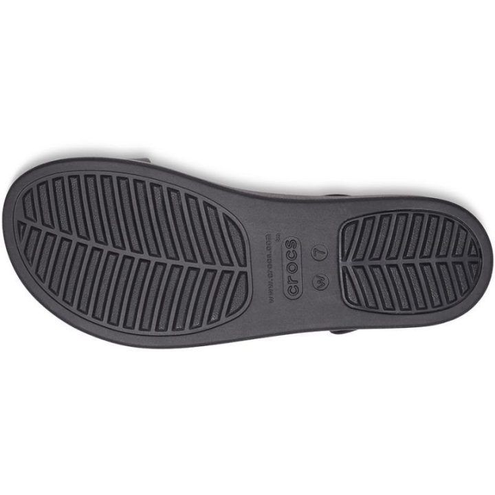 Moteriškos basutės su 45 mm pleištiniu kulnu Crocs Brooklyn, juodos