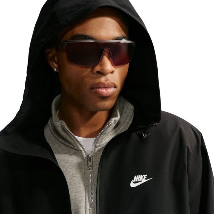 Vyriška vandeniui ir vėjui atspari striukė Nike Windrunner, juoda