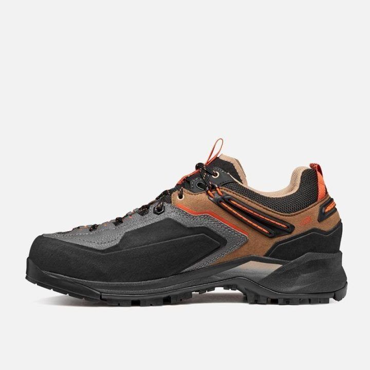 Žygio batai su GORE-TEX membrana Garmont Akron GTX, rudi