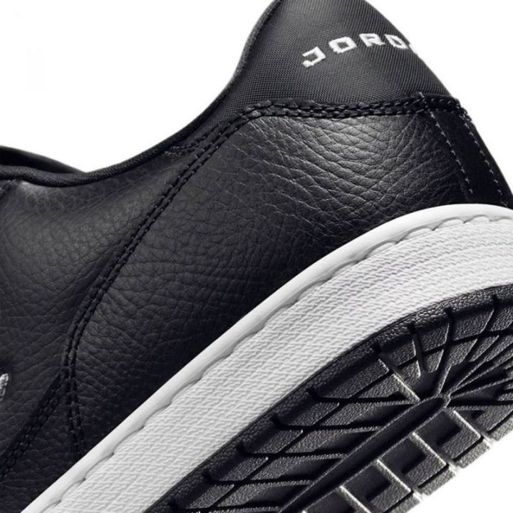 Vyriški sportbačiai Nike Jordan Court Connect Low