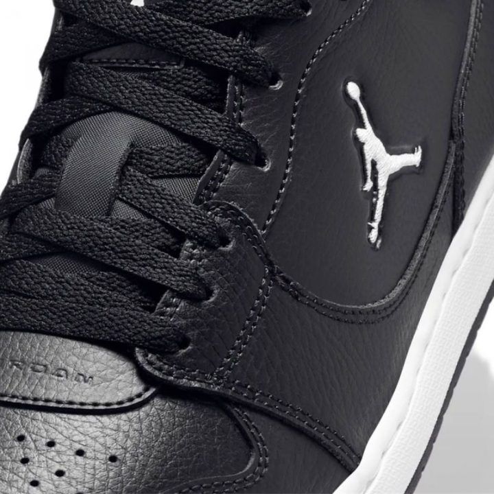Vyriški sportbačiai Nike Jordan Court Connect Low