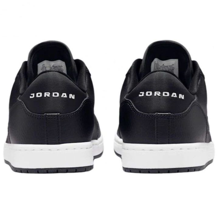 Vyriški sportbačiai Nike Jordan Court Connect Low