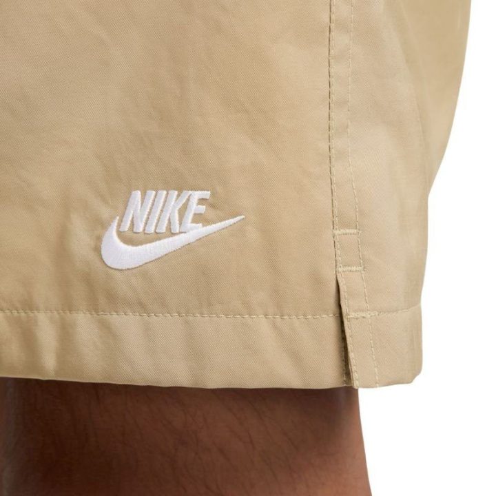Vyriški šortai su raišteliu Nike Club, smėlio