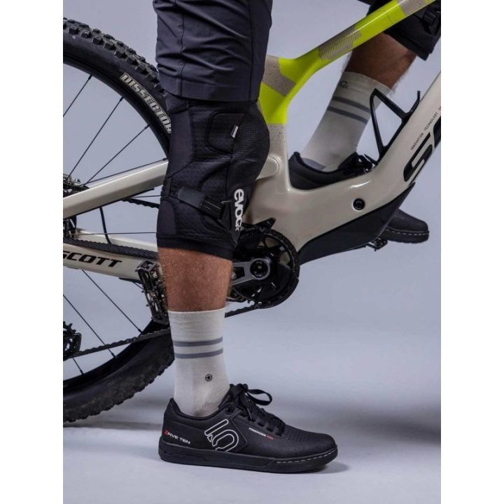 Kelių apsaugos EVOC Knee Protector LS Flex Enduro, juodos