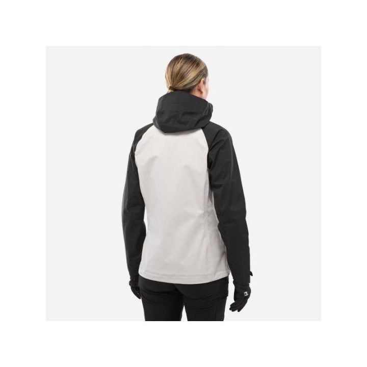 Moteriška striukė su GORE-TEX membrana Millet Kamet GTX, juoda