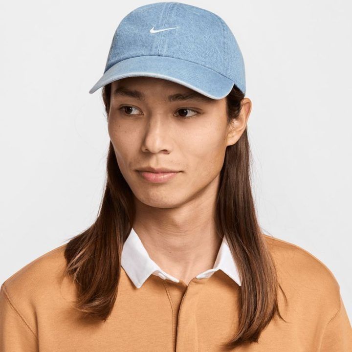 Kepurė su snapeliu Nike Club
