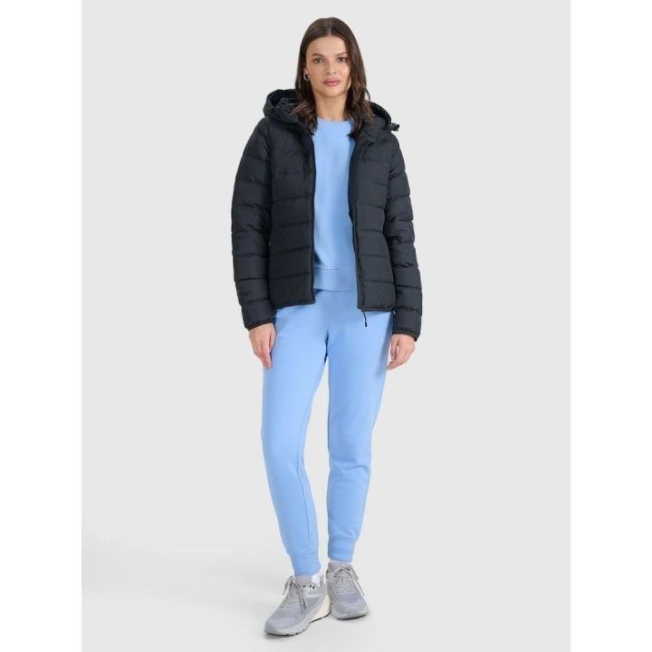Moteriška pūkinė striukė su natūraliu 90/10 užpildu 4F, juoda