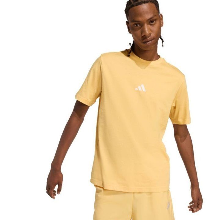 Vyriški marškinėliai su siuvinėtu logotipu adidas Essentials, geltoni