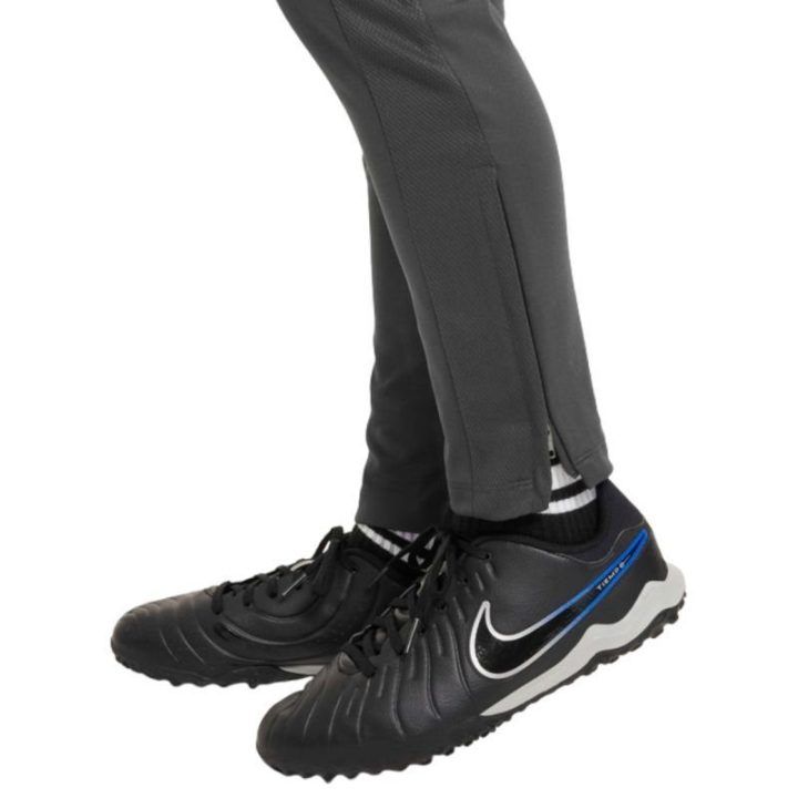 Vaikiškos kelnės su siaurėjančiomis klešnėmis Nike Dri-FIT, pilkos