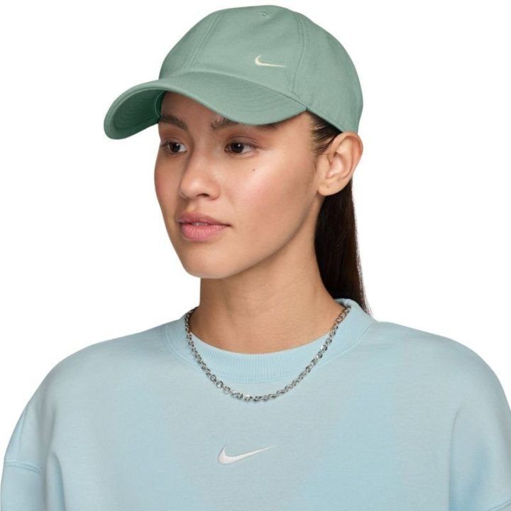 Uniseks kepurė su lenktu snapeliu Nike Club, žalia