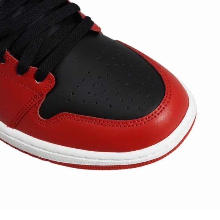 Vyriški sportbačiai aukštu auliuku Air Jordan 1 Mid, juodi, raudoni ir balti