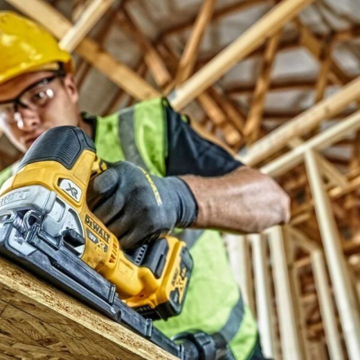 Akumuliatorinis siaurapjūklis DeWALT, 18 V, juodas, geltonas ir sidabrinis