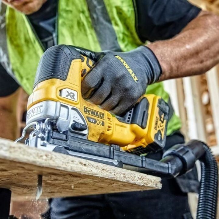 Akumuliatorinis siaurapjūklis DeWALT, 18 V, juodas, geltonas ir sidabrinis