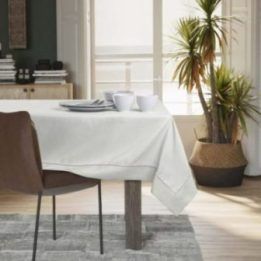 Staltiesė kreminės spalvos 140×260 cm (AmeliaHome EMPIRE)