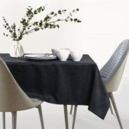 Staltiesė 150×150 cm juoda AmeliaHome