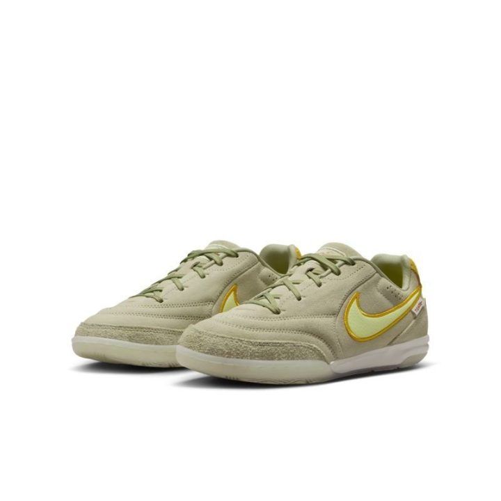Vaikiški futbolo bateliai salei Nike Tiempo Streetgato LE