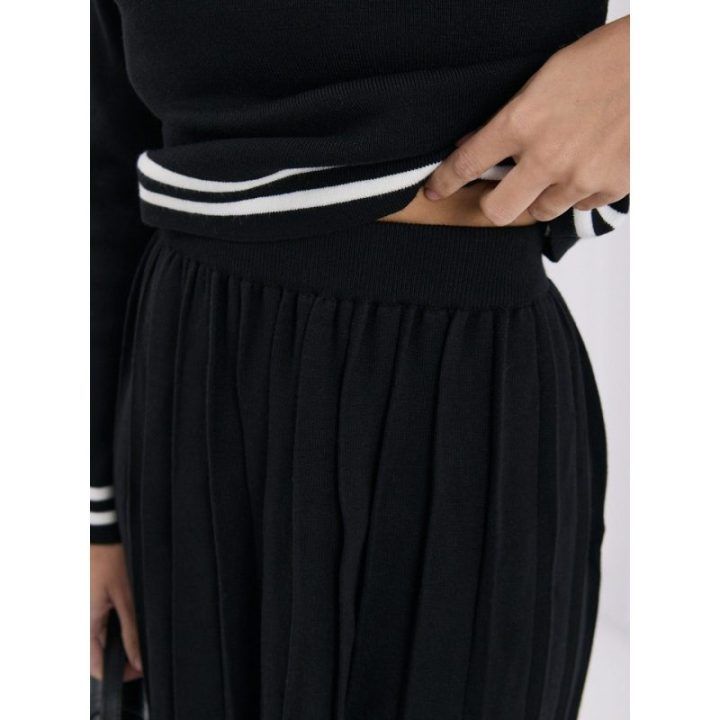 Moteriškas megztinio ir mini sijono komplektas Italy Moda, juodas