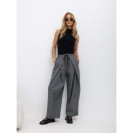 Moteriškas viskozės megztinis su golfo apykakle Italy Moda, juodas