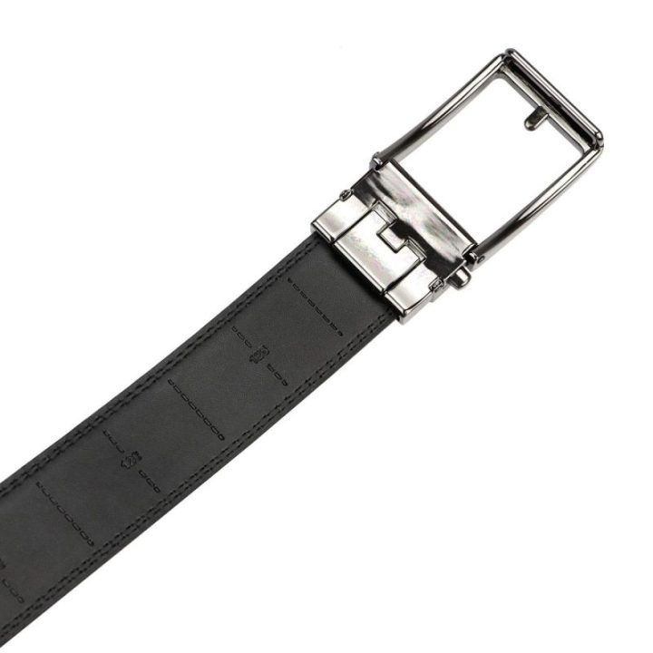 Vyriškas diržas su Pierre Cardin užrašu ant sagties, juodas